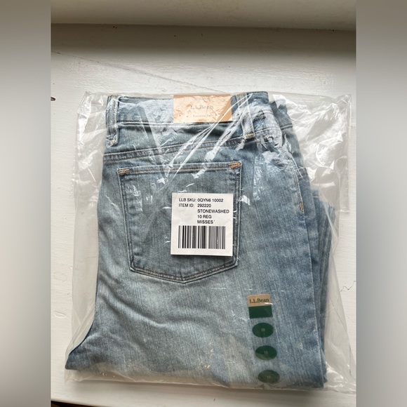 NWT L.L. Bean | Women's BeanFlex Jeans, Favorite Fit Straight-Leg - Picture 4 of 5